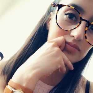 Meet your Posher, Monica